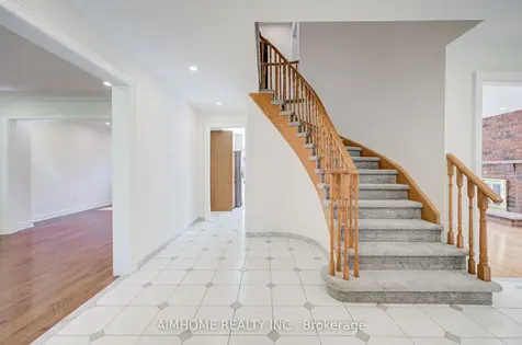 21 Calthorpe Avenue Toronto ON M1C 3S3