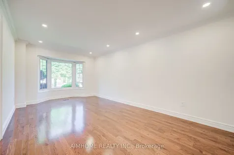 21 Calthorpe Avenue Toronto ON M1C 3S3