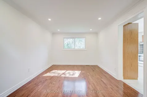 21 Calthorpe Avenue Toronto ON M1C 3S3