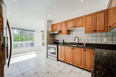 21 Calthorpe Avenue Toronto ON M1C 3S3