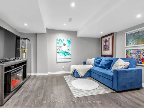 764 Craighurst Court Pickering ON L1X 2W9