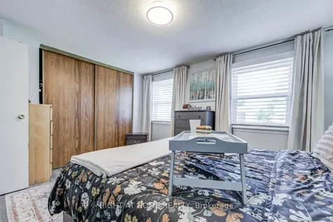 1153 Southdale Avenue N Oshawa ON L1H 7Y9