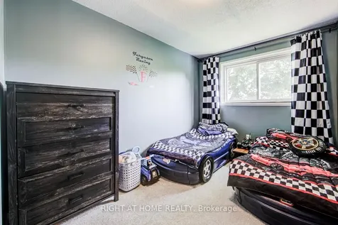 1153 Southdale Avenue N Oshawa ON L1H 7Y9
