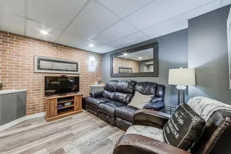 1153 Southdale Avenue N Oshawa ON L1H 7Y9