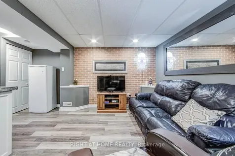 1153 Southdale Avenue N Oshawa ON L1H 7Y9