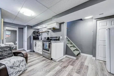 1153 Southdale Avenue N Oshawa ON L1H 7Y9