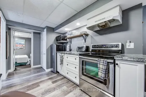 1153 Southdale Avenue N Oshawa ON L1H 7Y9