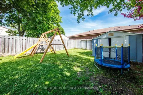 1153 Southdale Avenue N Oshawa ON L1H 7Y9
