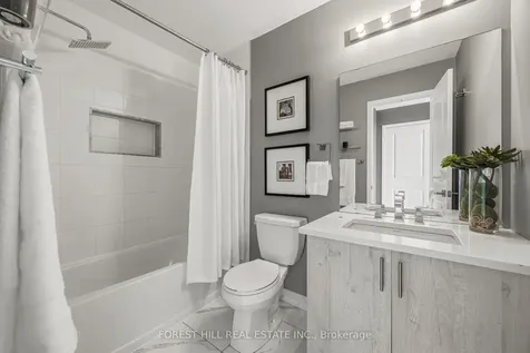 2550 Castlegate Crossing Pickering ON L1H 0H6