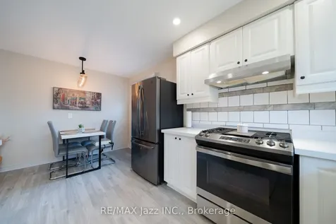 1007 Cardinal Court Oshawa ON L1G 6Y3