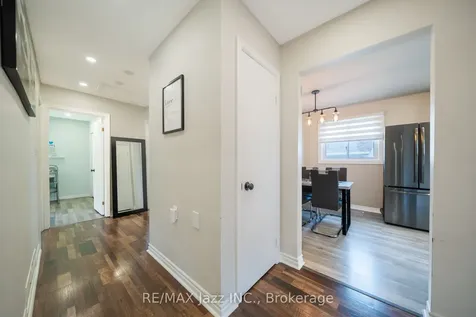 1007 Cardinal Court Oshawa ON L1G 6Y3