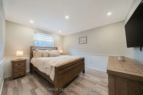 1007 Cardinal Court Oshawa ON L1G 6Y3