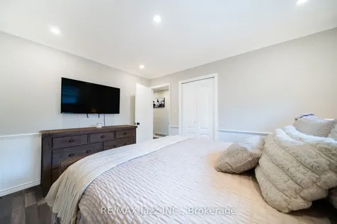 1007 Cardinal Court Oshawa ON L1G 6Y3