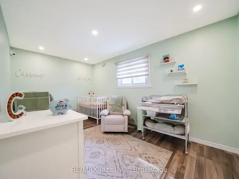 1007 Cardinal Court Oshawa ON L1G 6Y3