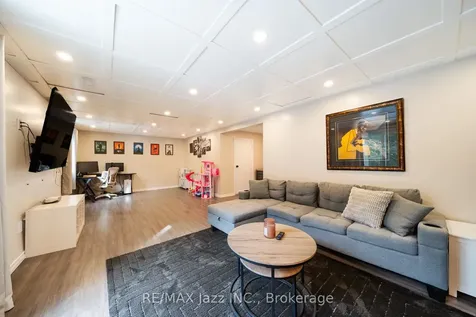 1007 Cardinal Court Oshawa ON L1G 6Y3