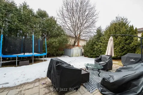 1007 Cardinal Court Oshawa ON L1G 6Y3