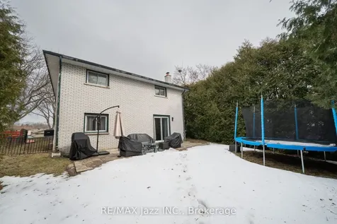 1007 Cardinal Court Oshawa ON L1G 6Y3