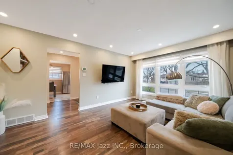 1007 Cardinal Court Oshawa ON L1G 6Y3
