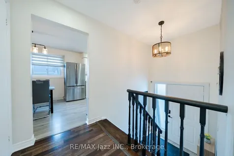1007 Cardinal Court Oshawa ON L1G 6Y3
