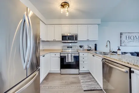81 Ipswich Place Whitby ON L1M 2K1
