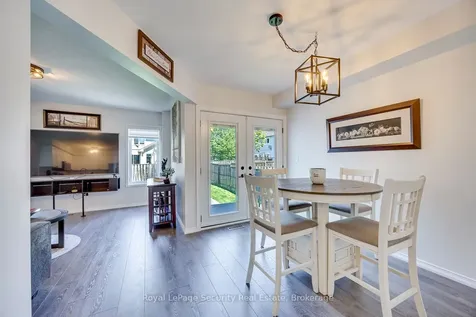 81 Ipswich Place Whitby ON L1M 2K1