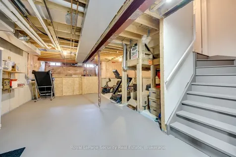 81 Ipswich Place Whitby ON L1M 2K1