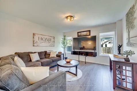 81 Ipswich Place Whitby ON L1M 2K1