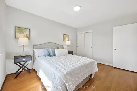 6 Faraday Drive Toronto ON M1H 2S1