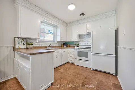 6 Faraday Drive Toronto ON M1H 2S1