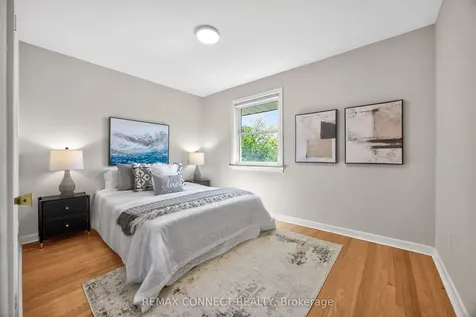 6 Faraday Drive Toronto ON M1H 2S1