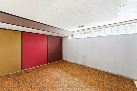 903 Grenoble Boulevard Pickering ON L1W 1T9