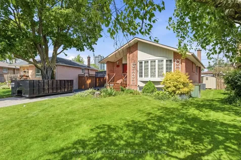 903 Grenoble Boulevard Pickering ON L1W 1T9