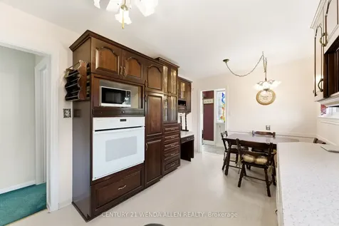903 Grenoble Boulevard Pickering ON L1W 1T9