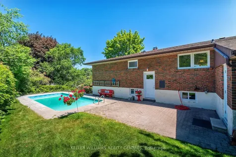 2 Banmoor Boulevard Toronto ON M1J 2Y9