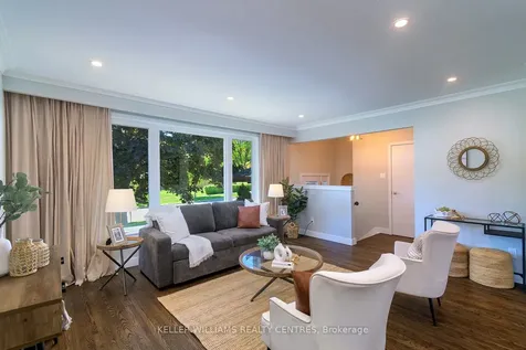 2 Banmoor Boulevard Toronto ON M1J 2Y9