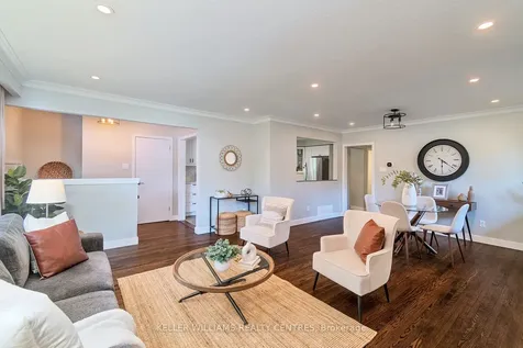 2 Banmoor Boulevard Toronto ON M1J 2Y9