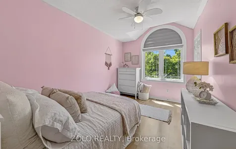 4 Trellanock Avenue Toronto ON M1C 5B3