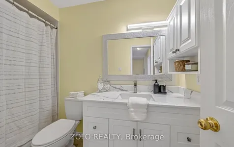 4 Trellanock Avenue Toronto ON M1C 5B3