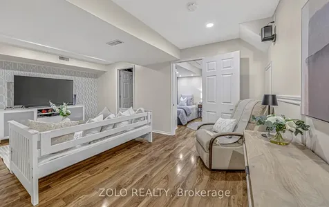 4 Trellanock Avenue Toronto ON M1C 5B3