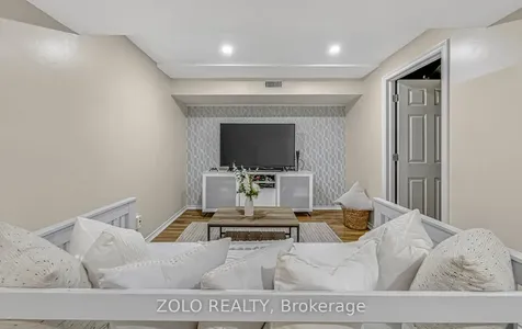 4 Trellanock Avenue Toronto ON M1C 5B3