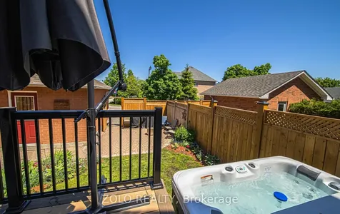 4 Trellanock Avenue Toronto ON M1C 5B3