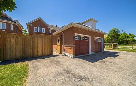 4 Trellanock Avenue Toronto ON M1C 5B3