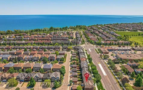 4 Trellanock Avenue Toronto ON M1C 5B3