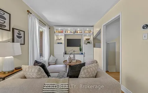 4 Trellanock Avenue Toronto ON M1C 5B3