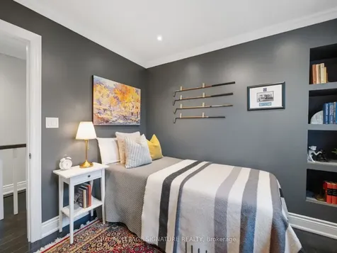 82 Glenmount Park Road Toronto ON M4E 2N2