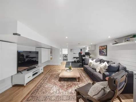 82 Glenmount Park Road Toronto ON M4E 2N2