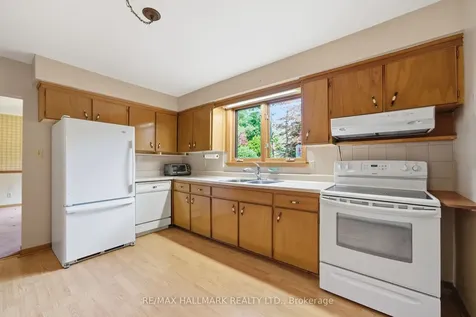 5 Bethune Boulevard Toronto ON M1M 3B6