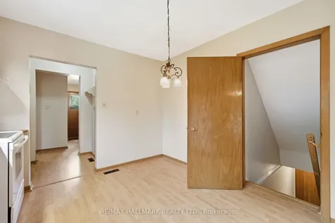 5 Bethune Boulevard Toronto ON M1M 3B6