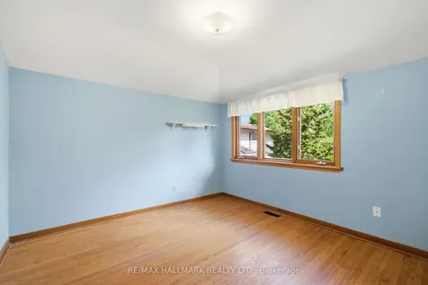5 Bethune Boulevard Toronto ON M1M 3B6