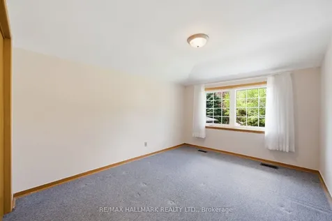 5 Bethune Boulevard Toronto ON M1M 3B6